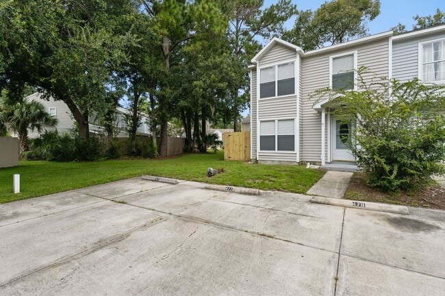 477 Green Spring Cir