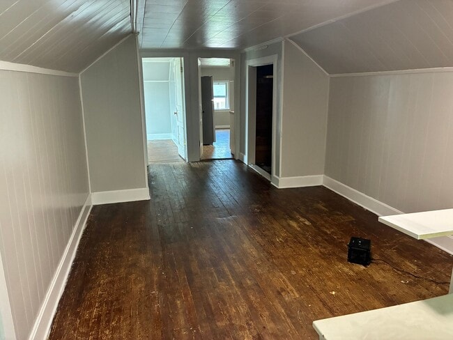 Photo - 105 N Hatton Ave