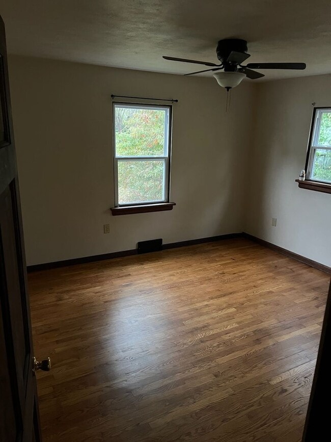 Photo - 407 E Spencer Ave