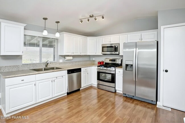 Building Photo - 2518 Hilltop Rd