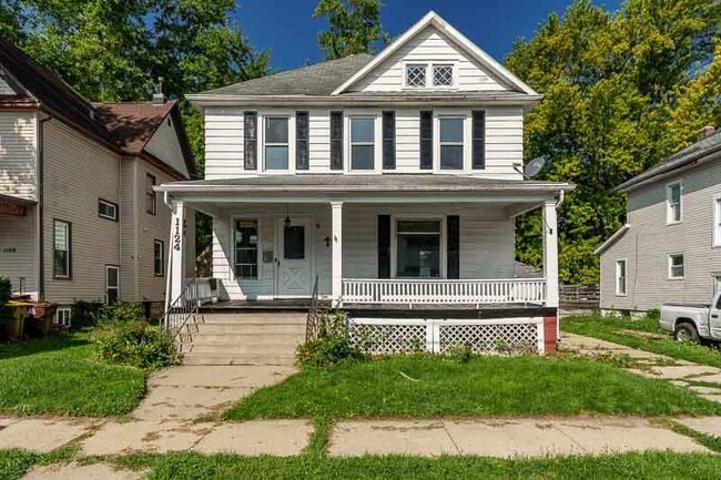 Building Photo - 1124 S State Ave