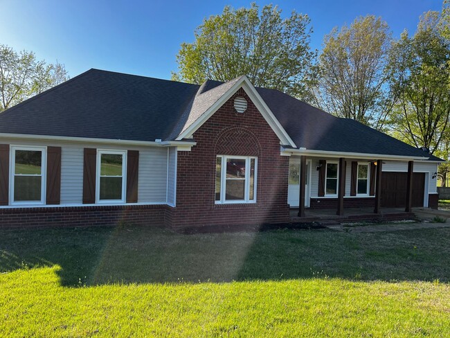 Renovated Home 25 Minute drive to Blue Oval - Renovated Home 25 Minute drive to Blue Oval
