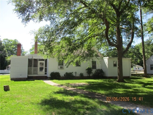 Photo - 403 Maple St