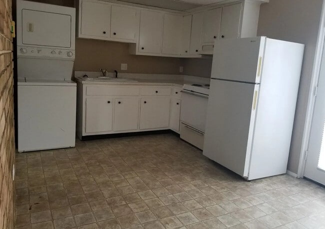 Photo - 2021 Hillside Ave