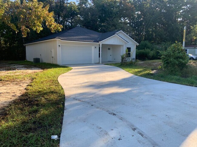 Photo - 5871 Collins Rd