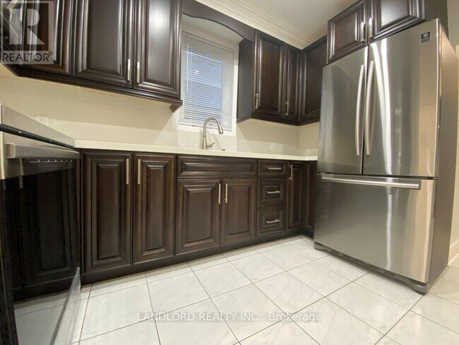 Photo - 92 Holwood Ave