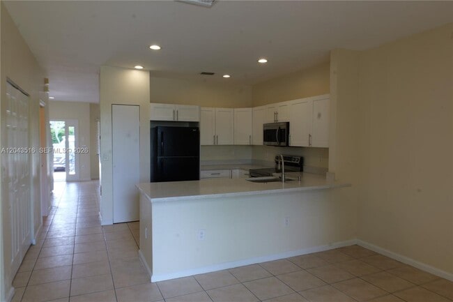 8220 SW 25th Ct