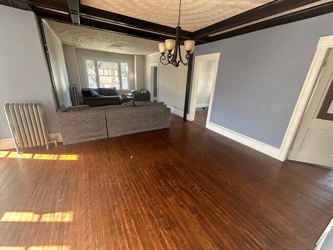 Photo - 929 Pleasant St