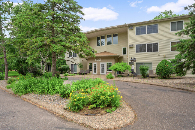 Photo - 10301 Cedar Lake Rd Condo Unit 313