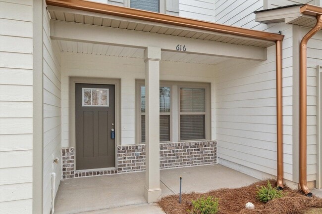Photo - 616 Hope St