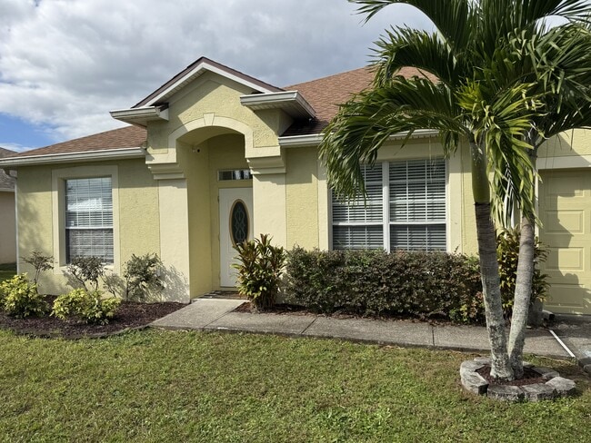 Photo - 442 Fillmore Ave NE