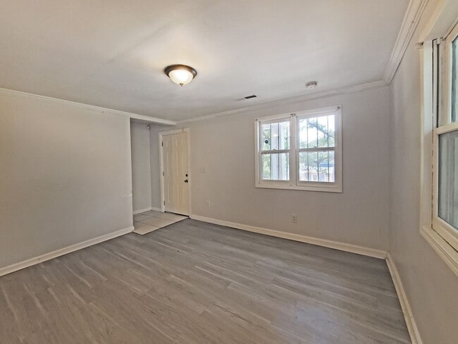 Photo - 65 Meldon Ave SE