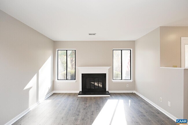 Photo - 964 Sutton Ct