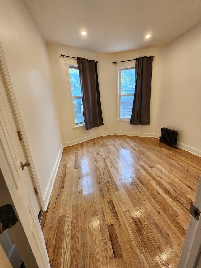 Photo - 82 Williams Ave