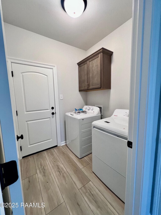 Photo - 131 Brattle Ct