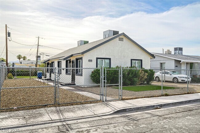1934 Stanford St