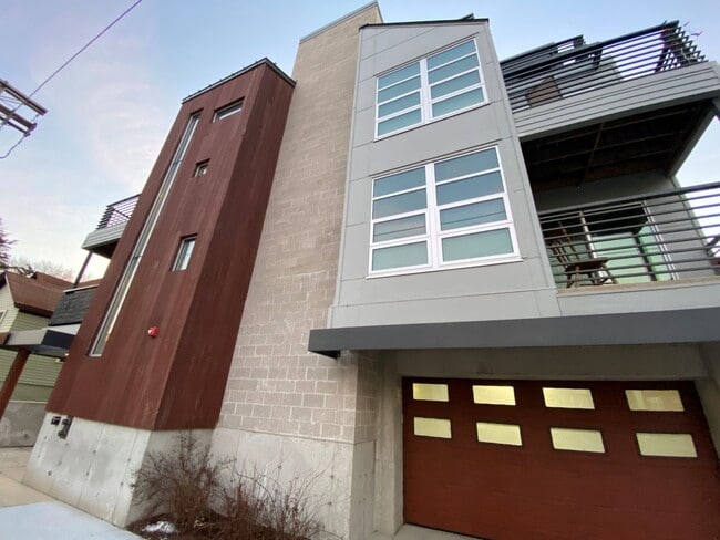 Photo - Uptown East Apartments - 739 Williamson St...