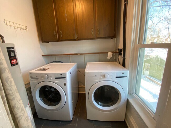 Photo - WE HAVE A CUTE & CLASSY RENTAL ON 16TH! Unit #2 (UL)