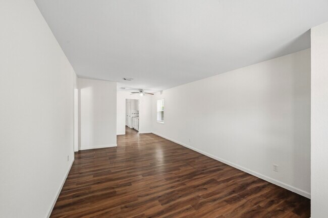 Photo - 7303 Housman Unidad B