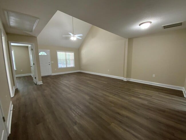 Photo - 104 Lakeview Commons Dr