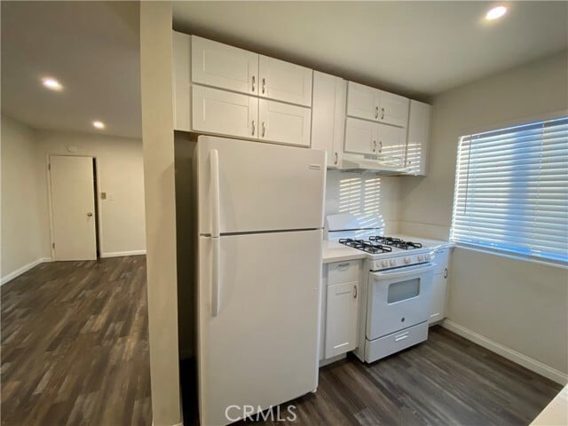 Photo - 3729 W 190th St