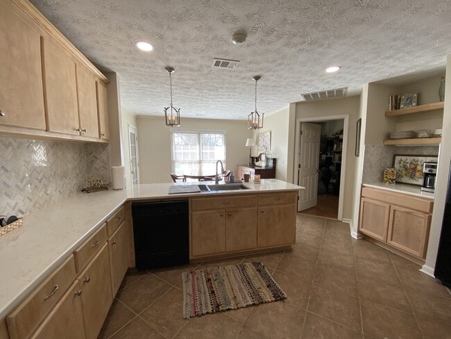 Photo - 5010 Emerald Isle Ct