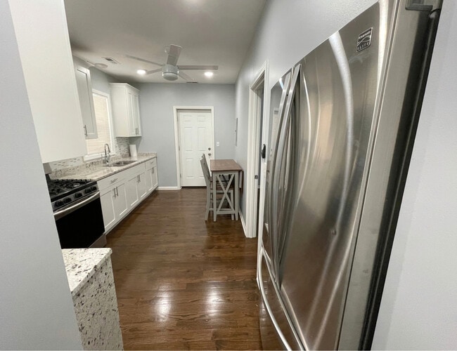 Photo - 1836 S May St