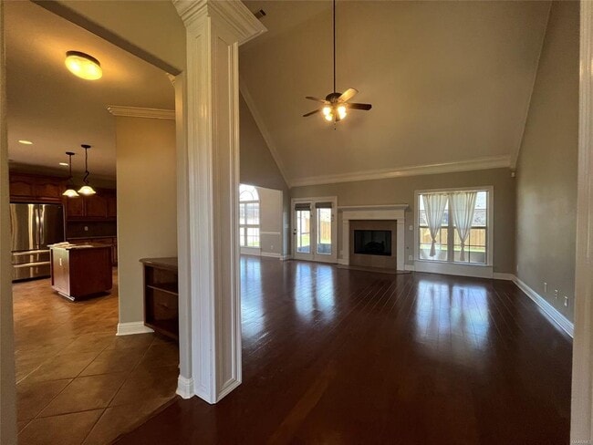 Photo - 532 Overton Dr