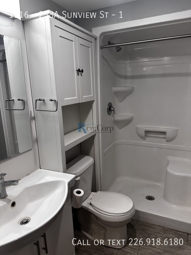 Photo - 258A-258A Sunview St