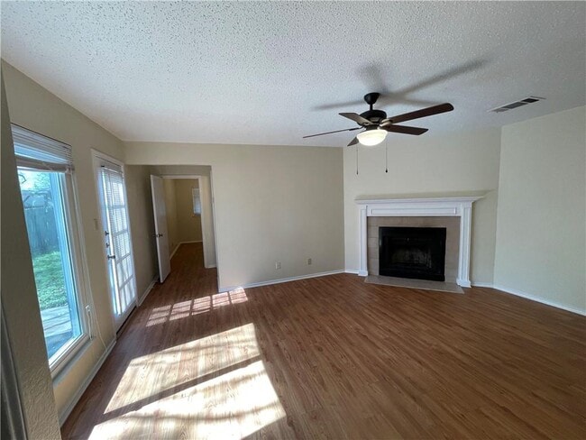 Photo - 10003 Parliament House Rd