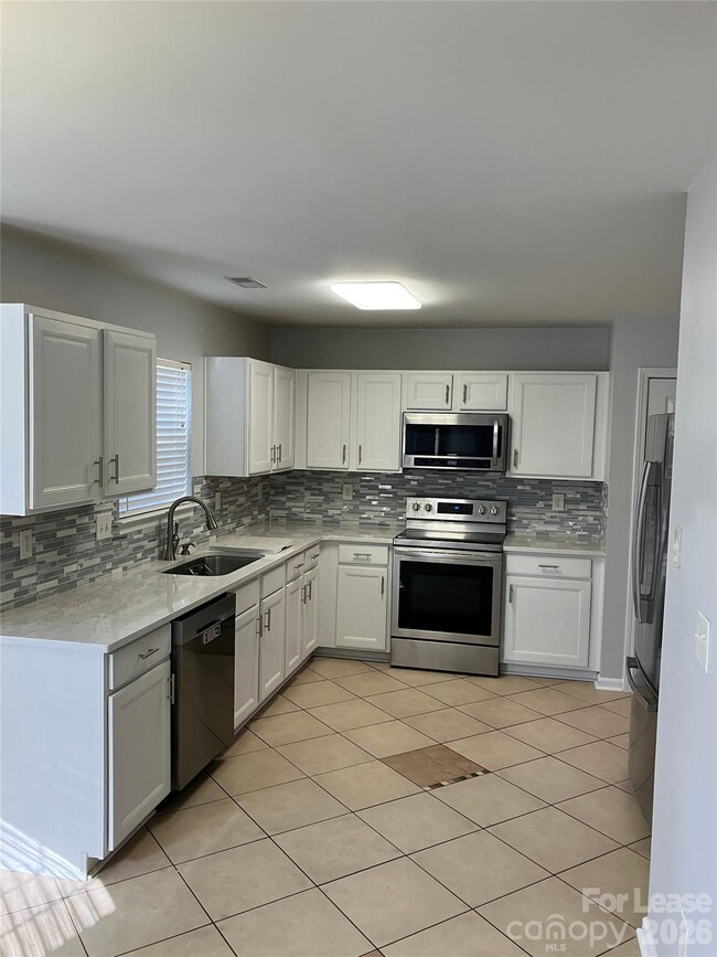 Photo - 19113 Kanawha Dr