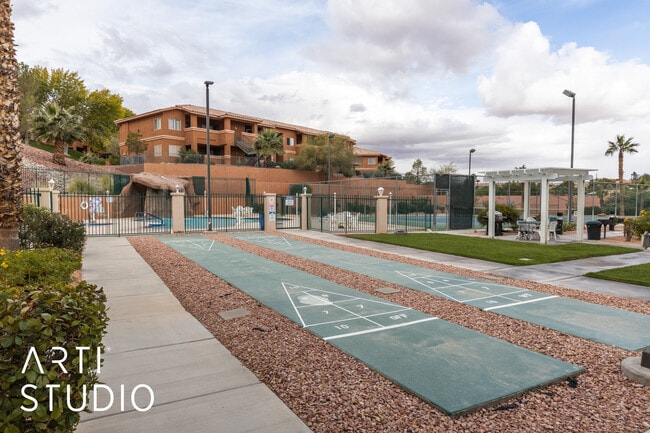 Amenities - Shuffle Board - 555 Highland Dr Unit 105