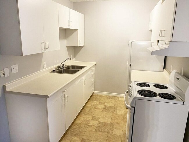 Photo - Squires Court