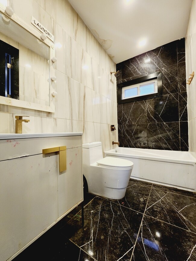 Unit 2 - 77 Vroom St Unit 2