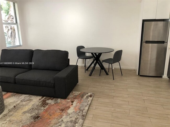 Photo - 1611 Meridian Ave Unidad 302