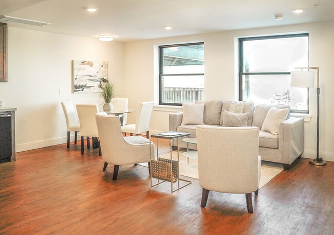 Photo - The New Broadview