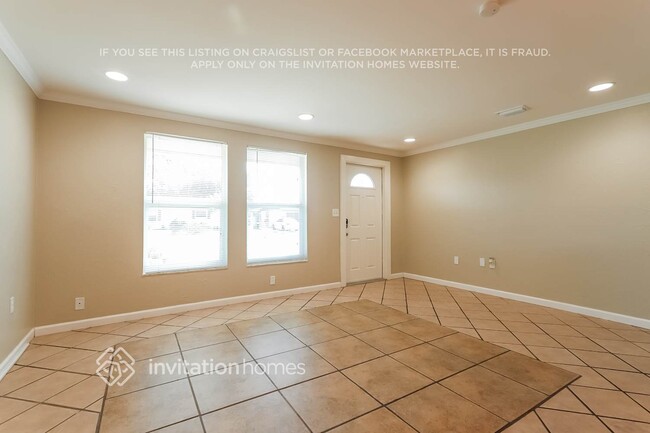 Photo - 4947 Live Oak Dr