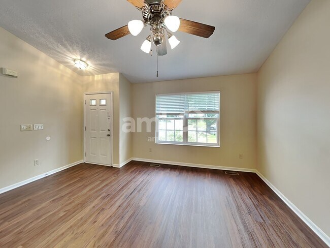 Photo - 277 Terwillegers Run