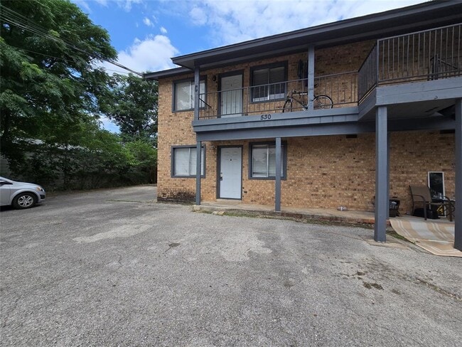 Photo - 530 W Hopkins St Townhome