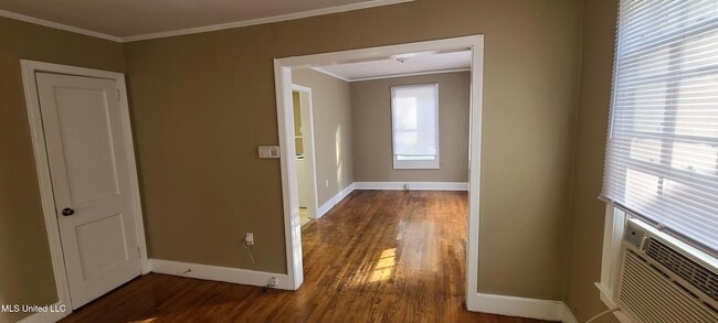 Photo - 327 Decelle St Unit B