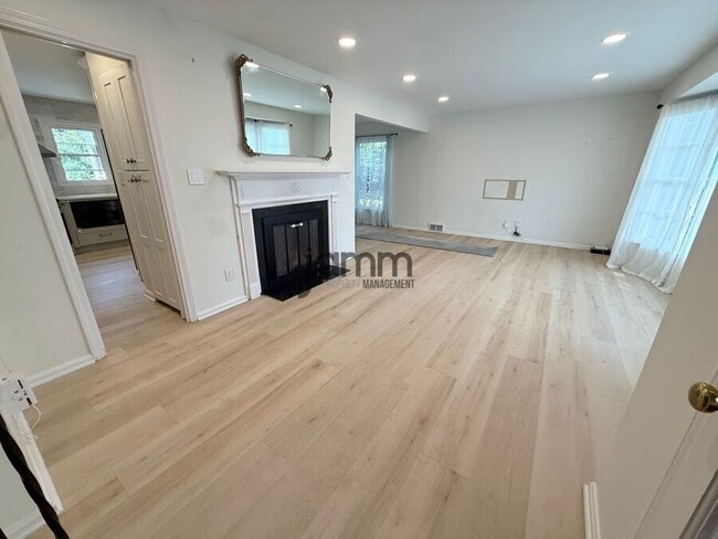 Photo - 2787 Derbyshire Rd