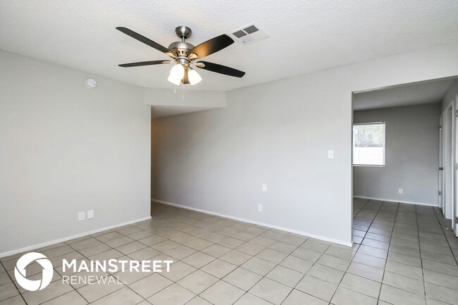 Photo - 774 E Carla Vista Dr