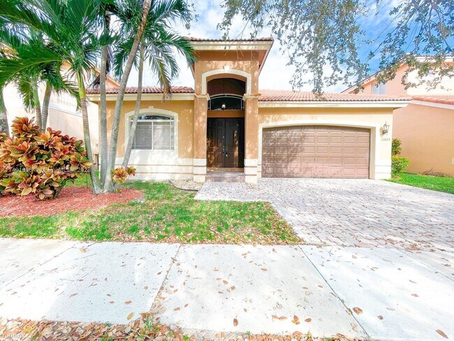 4 br, 2 bath House - Vizcaya - 4 br, 2 bath House - Vizcaya