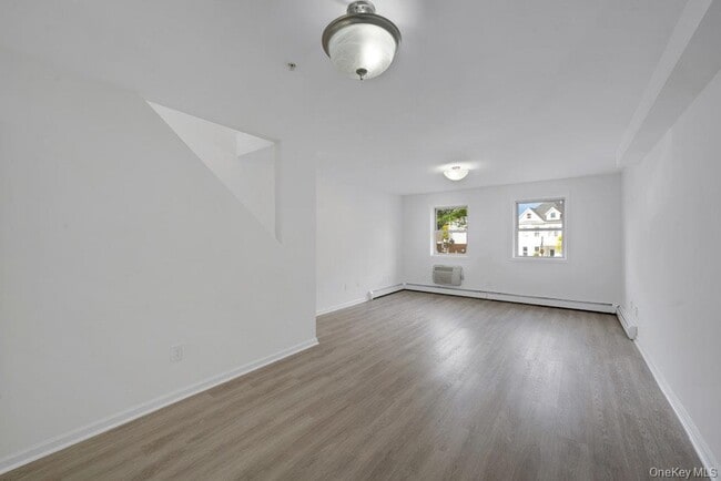 Photo - 38 Beekman Ave