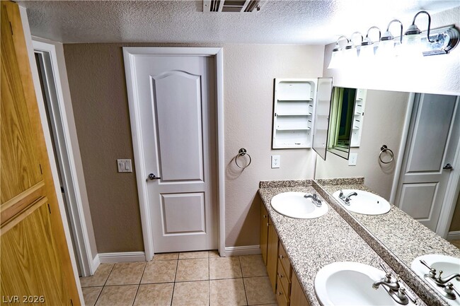 Photo - 5055 W Hacienda Ave Unit 2017