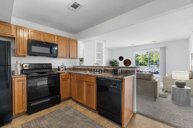 Three Bedroom - 3 Bed / 2 Bath - 989 Sq.Ft.