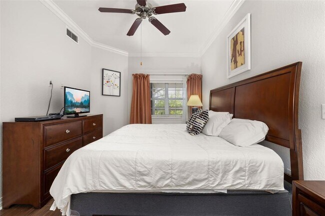 Photo - 1100 Sunset View Cir Unit 302