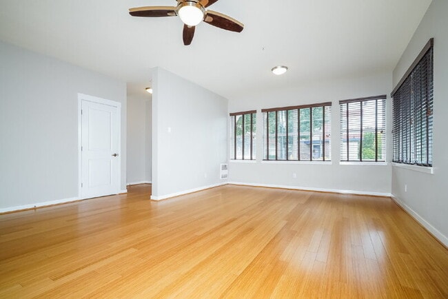 Photo - 2400 NE Park Dr