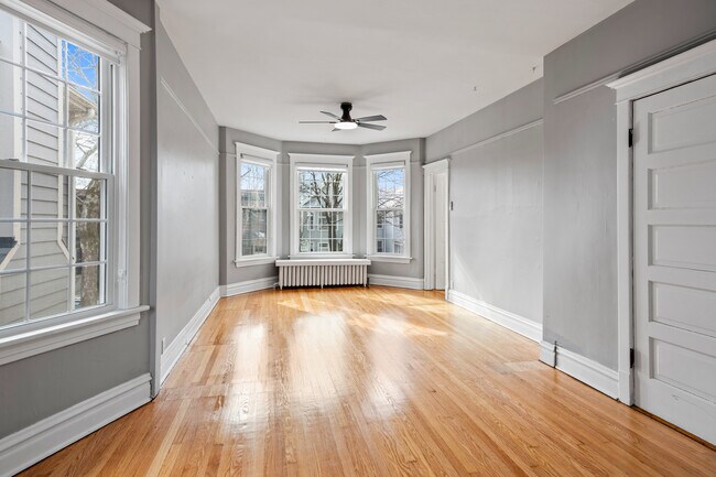 Photo - 3915 N Seeley Ave Unit 2