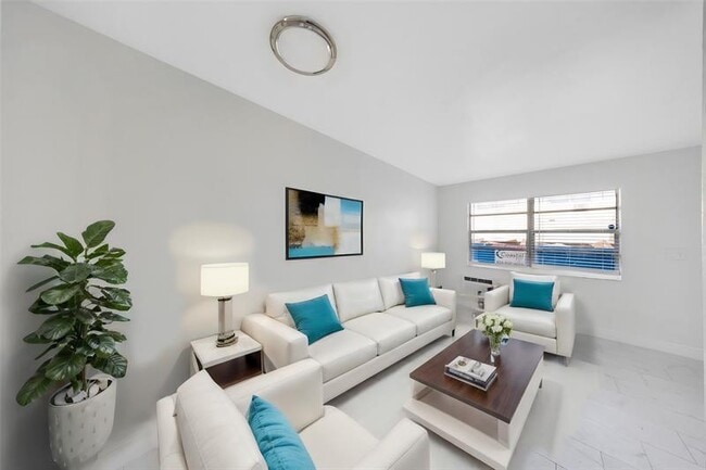 Building Photo - 110 NW 7th Ave Unit 22